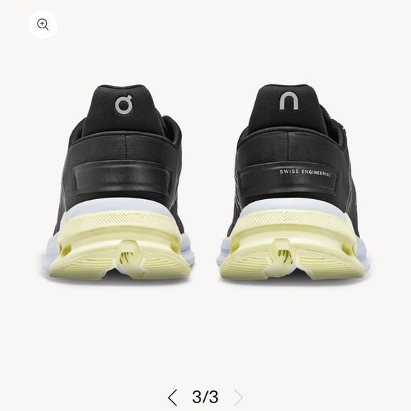 Gently worn On Cloudnova Flux Sneakers - Picture 3 of 8